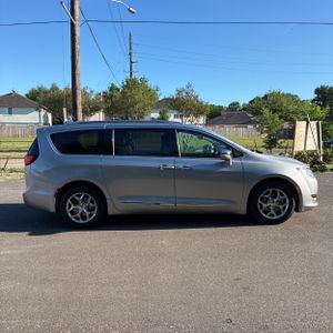 CHRYSLER PACIFICA LIMITED - 9