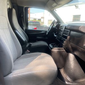 2015 Chevrolet EXPRESS 2500 — миниатюра 33