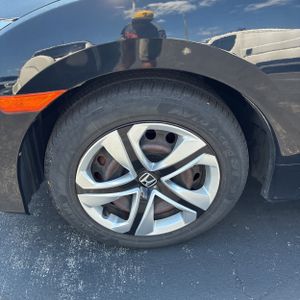2017 Honda CIVIC LX 缩略图 17
