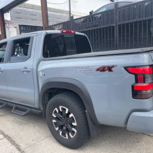 NISSAN FRONTIER CREW CAB PRO-4X 4X4 - 6