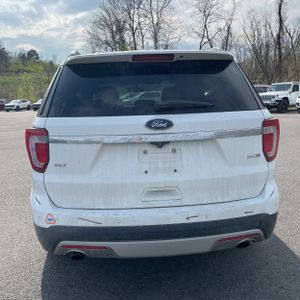 FORD EXPLORER XLT - 7