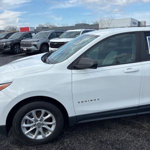 CHEVROLET EQUINOX LS - 2