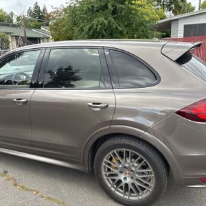 PORSCHE CAYENNE GTS - 5