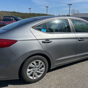 HYUNDAI ELANTRA SE - 9