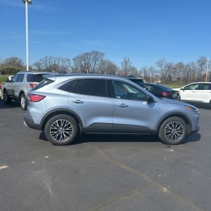 FORD ESCAPE PLUG-IN HYBRID SE - 10