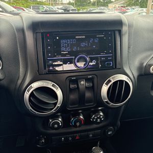 صورة مصغرة 36 لـ 2011 JEEP WRANGLER SAHARA
