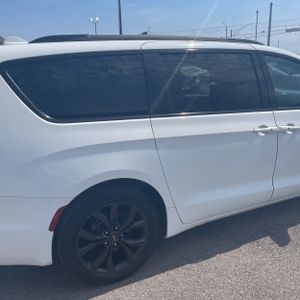 CHRYSLER PACIFICA TOURING L PLUS - 9
