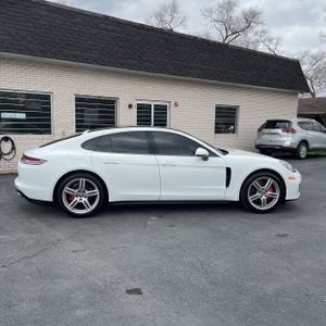 PORSCHE PANAMERA - 10