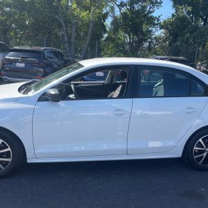 VOLKSWAGEN JETTA 1.4T SE - 4