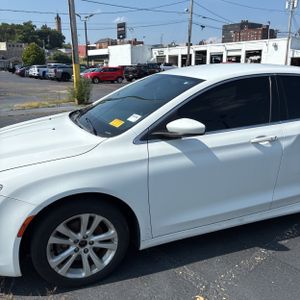 2015 Chrysler 200 LIMITED — фото 2