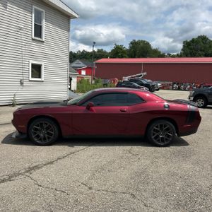 صورة 3 لـ 2017 Dodge CHALLENGER R/T
