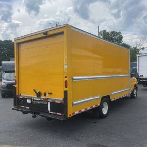 FORD E-350 CUTAWAY - 8