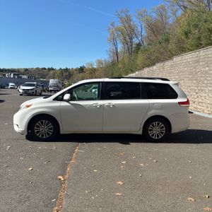 TOYOTA SIENNA - 3