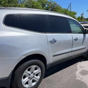 CHEVROLET TRAVERSE LS - 9