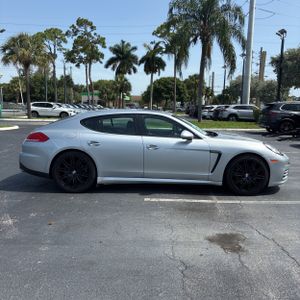 صورة 10 لـ 2016 Porsche PANAMERA 4