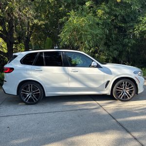 صورة 9 لـ 2021 BMW X5 SDRIVE40I
