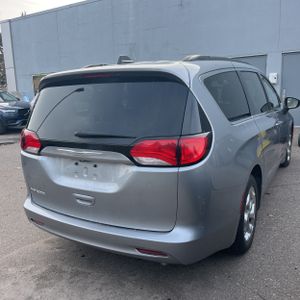 CHRYSLER VOYAGER LXI - 8