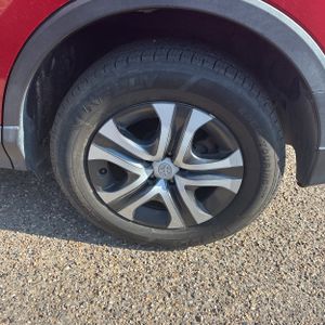 صورة 18 لـ 2017 Toyota RAV4 LE