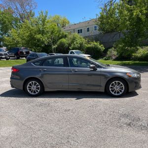 FORD FUSION SE - 10