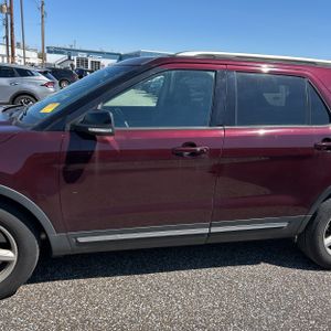 FORD EXPLORER XLT - 4