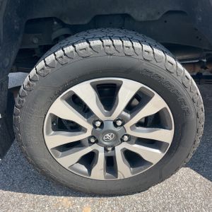 2019 Toyota TUNDRA LIMITED photo 19