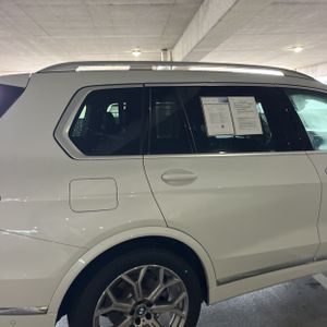 صورة 8 لـ 2023 BMW X7 XDRIVE40I