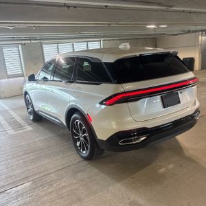 صورة 5 لـ 2025 Lincoln NAUTILUS HYBRID PREMIERE