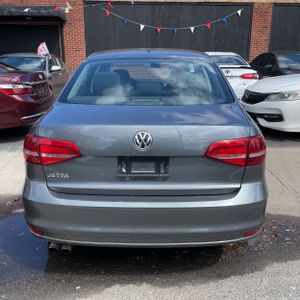 VOLKSWAGEN JETTA S - 6
