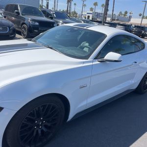 FORD MUSTANG GT PREMIUM - 2