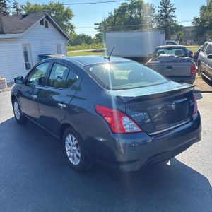 2017 Nissan VERSA SV photo 5