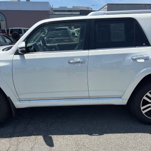 2022 Toyota 4RUNNER LIMITED photo 3