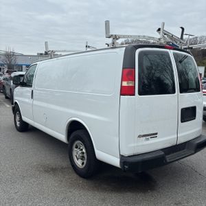 CHEVROLET EXPRESS 2500 - 5