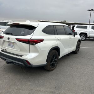 صورة 8 لـ 2021 Toyota HIGHLANDER L