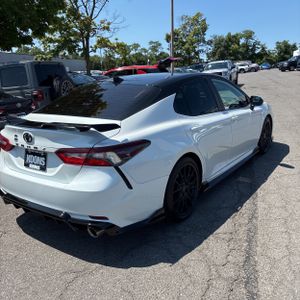 صورة 8 لـ 2021 Toyota CAMRY TRD