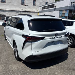 صورة 4 لـ 2026 Toyota SIENNA XLE 8-PASSENGER