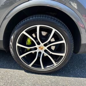 2019 Porsche CAYENNE E-HYBRID — фото 18