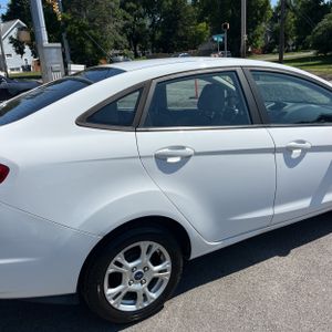 صورة 9 لـ 2016 FORD FIESTA SE