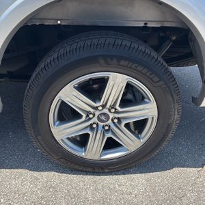 2018 FORD F-150 LARIAT thumbnail 18