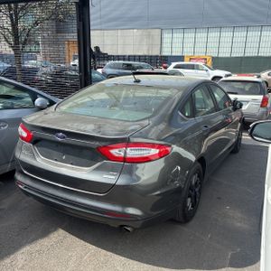 FORD FUSION SE - 8