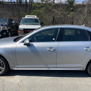 AUDI A4 2.0T PREMIUM - 4