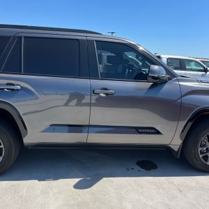 صورة 11 لـ 2023 Toyota SEQUOIA PLATINUM