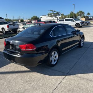 VOLKSWAGEN PASSAT 1.8T S - 8