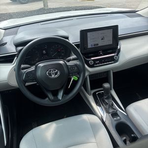 2025 Toyota COROLLA CROSS L — миниатюра 35