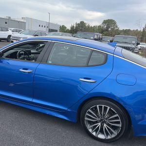 KIA STINGER PREMIUM - 6