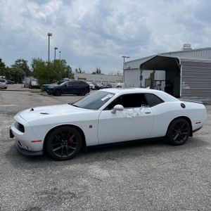 صورة 3 لـ 2019 Dodge CHALLENGER R/T SCAT PACK