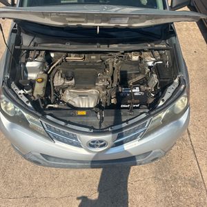 2013 Toyota RAV4 LE 照片 41