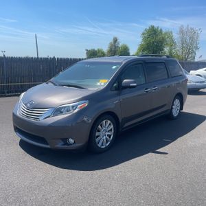 TOYOTA SIENNA - 1