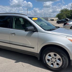 صورة مصغرة 13 لـ 2011 Chevrolet TRAVERSE LS