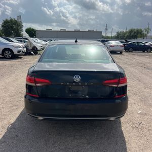 VOLKSWAGEN PASSAT S - 5