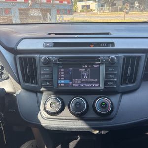 صورة 37 لـ 2017 Toyota RAV4 LE